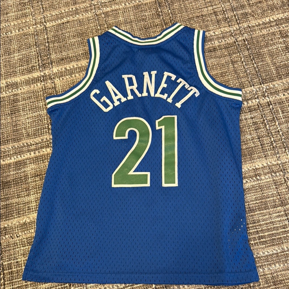 Mitchell & Ness Throwback Timberwolves Kevin Garnett Jersey - Picture 2 of 3